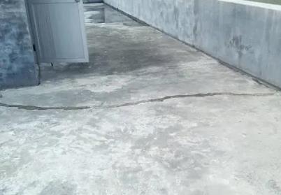 叶城楼顶漏水维修公司分享下如何解决卫生间隐蔽部位漏水的问题?