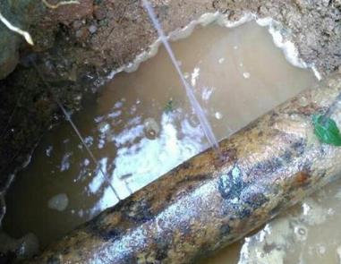 叶城楼顶渗水维修公司分享下地暖漏水的原因及检测方法。